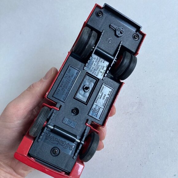 Vintage Ertl Texaco 1949 White Tilt Cab Tank Truck Coin Bank w/ KEY! - Picture 5 of 6